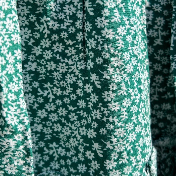 EUC ROMWE Green micro floral skirt SIZE 4/S elastic waist - Picture 3 of 4